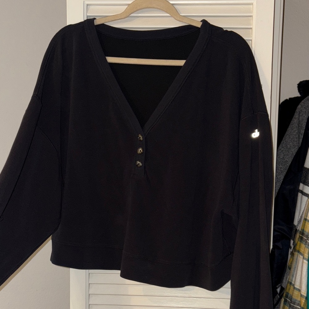 ALO Yoga Black V-Neck Sweatshirt